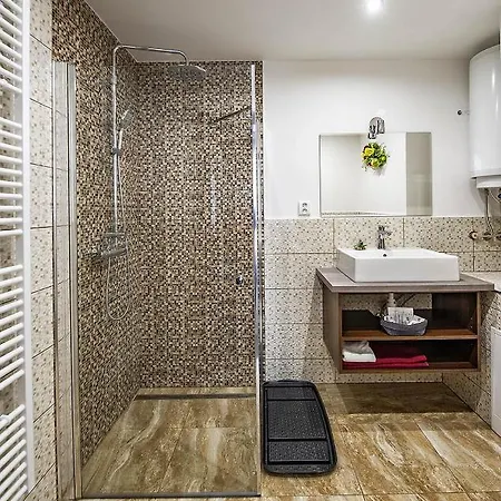 Zachar Πανσιόν