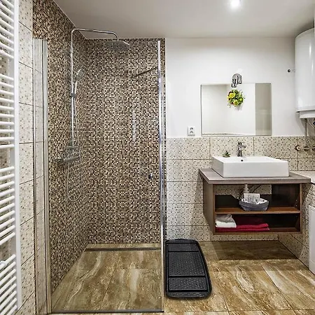 Zachar Guest house