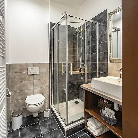Zachar Guest house *